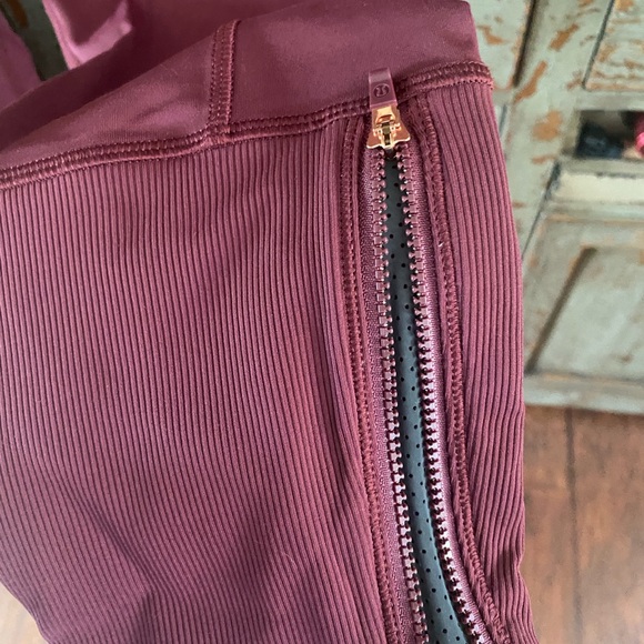 Lululemon capris - Picture 4 of 5
